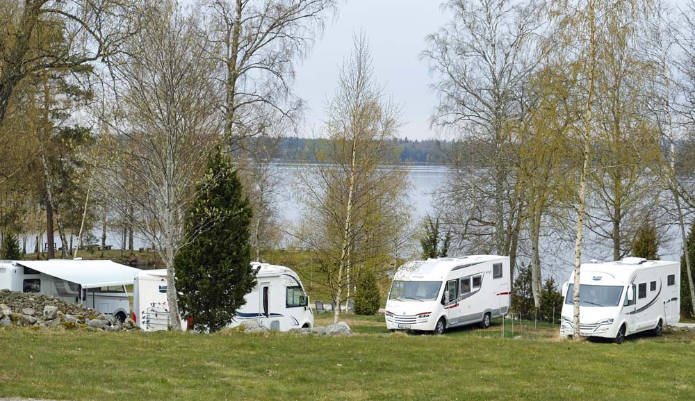 I närheten av nationalparken Åsnen finns flera camping- och ställplatser att välja på.